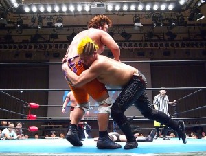 2013 3 1 5 300x227 「学生プロレス」を見に行った。